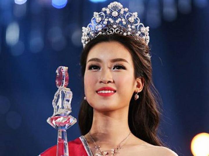 Nội dung: Mùa hè đang đầy vui vẻ với những xu hướng mới, và Huda Ice Twist đang chinh